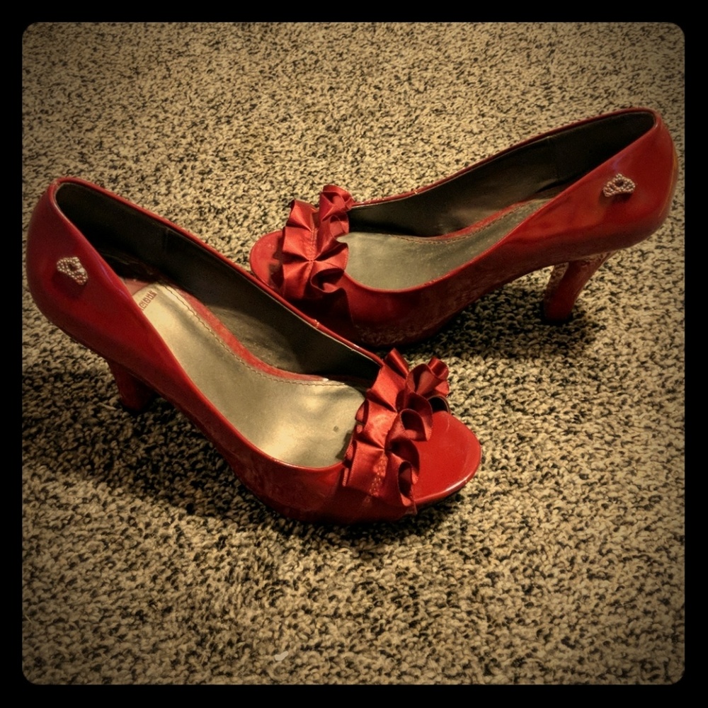 Fergalicious brand by Fergie womens heels👠